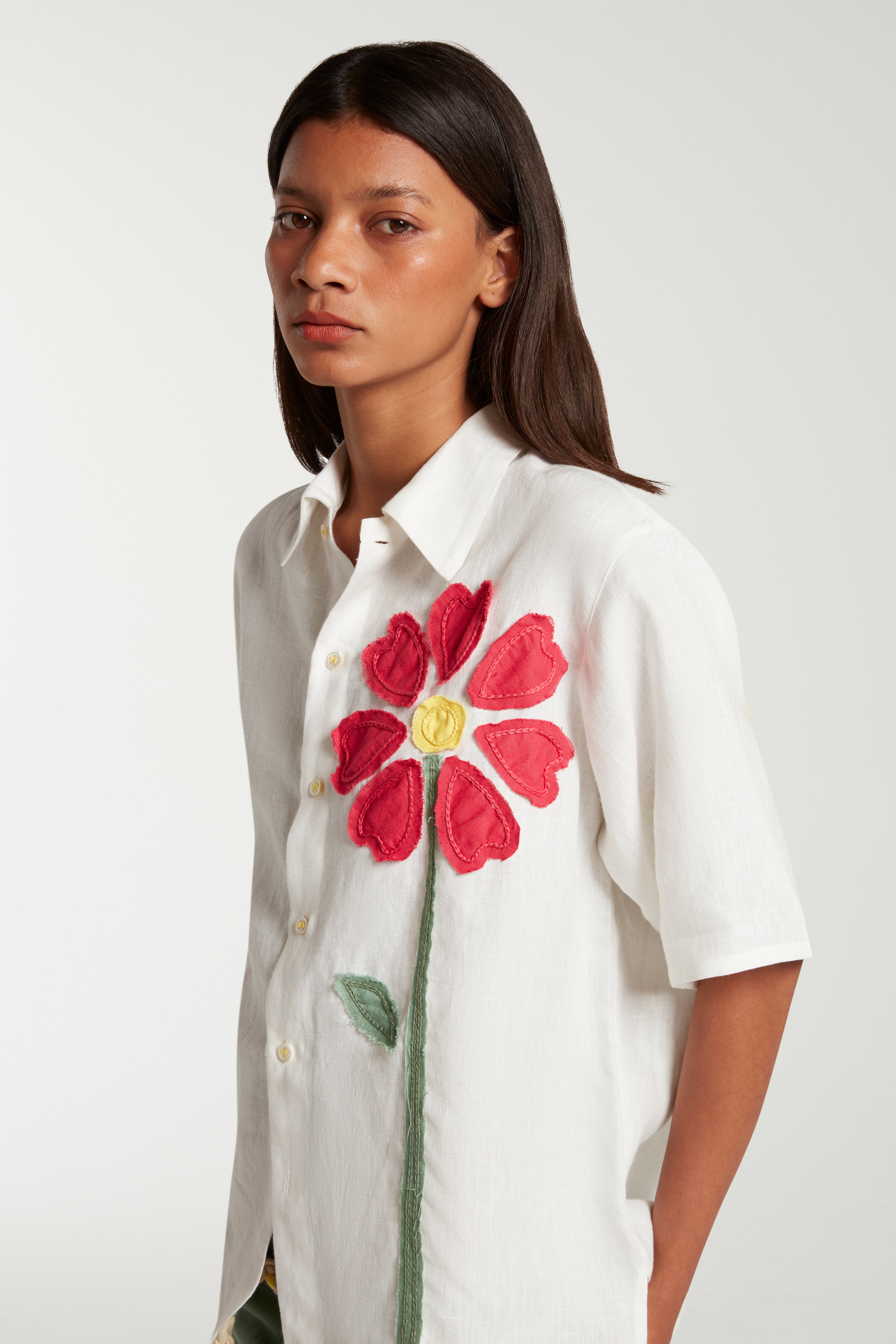 Short Sleeve Shirt With Appliqué Flowers 
